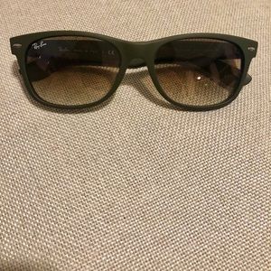 New Wayfarer Ray Ban Matte Green Sunglasses